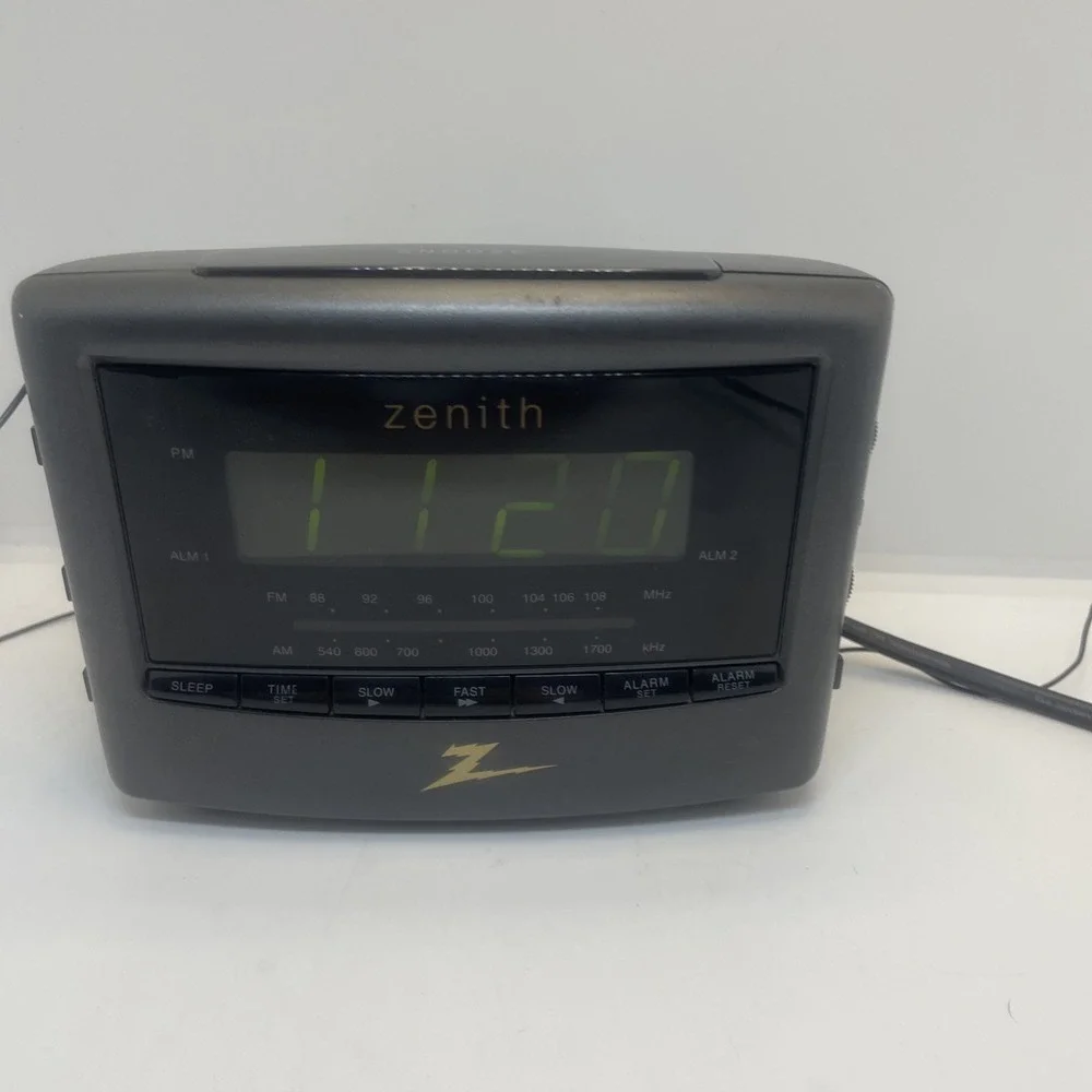 Vintage 90's Zenith‎ Z124B AM FM Dual Alarm Clock Radio Working Condition Tested